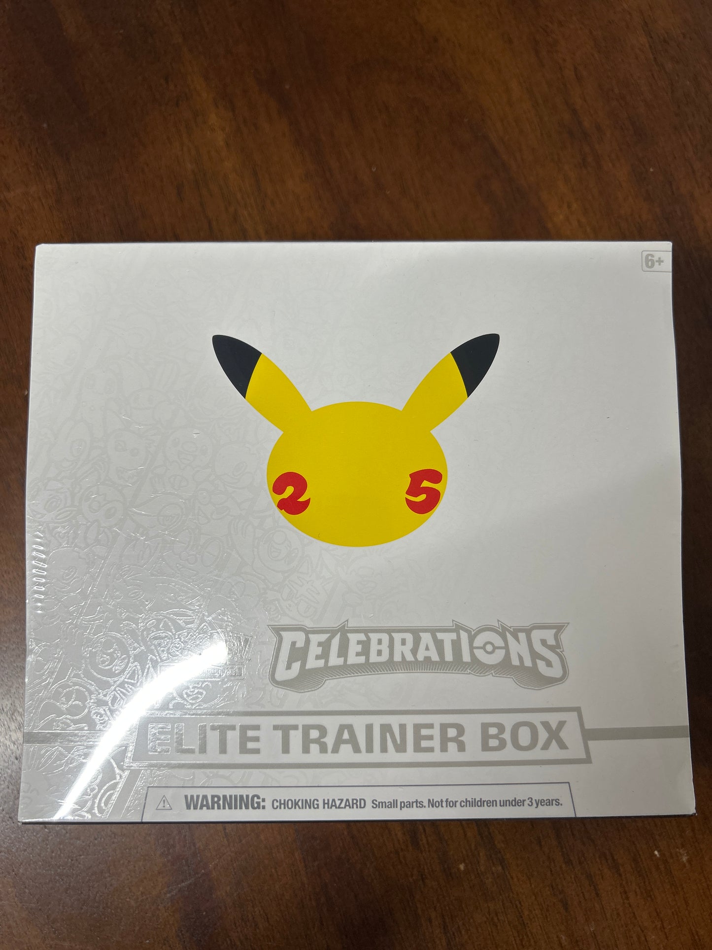 Pokémon: Schwert & Schild - Celebrations - Elite Trainer Box (ENG)